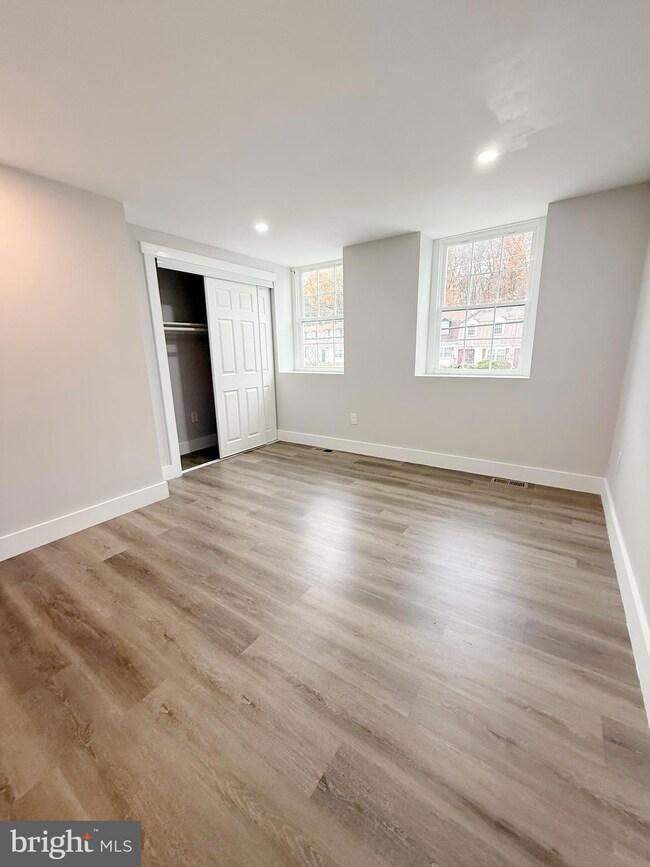 1805 Village Green Dr, Hyattsville, MD 20785 - photo 7