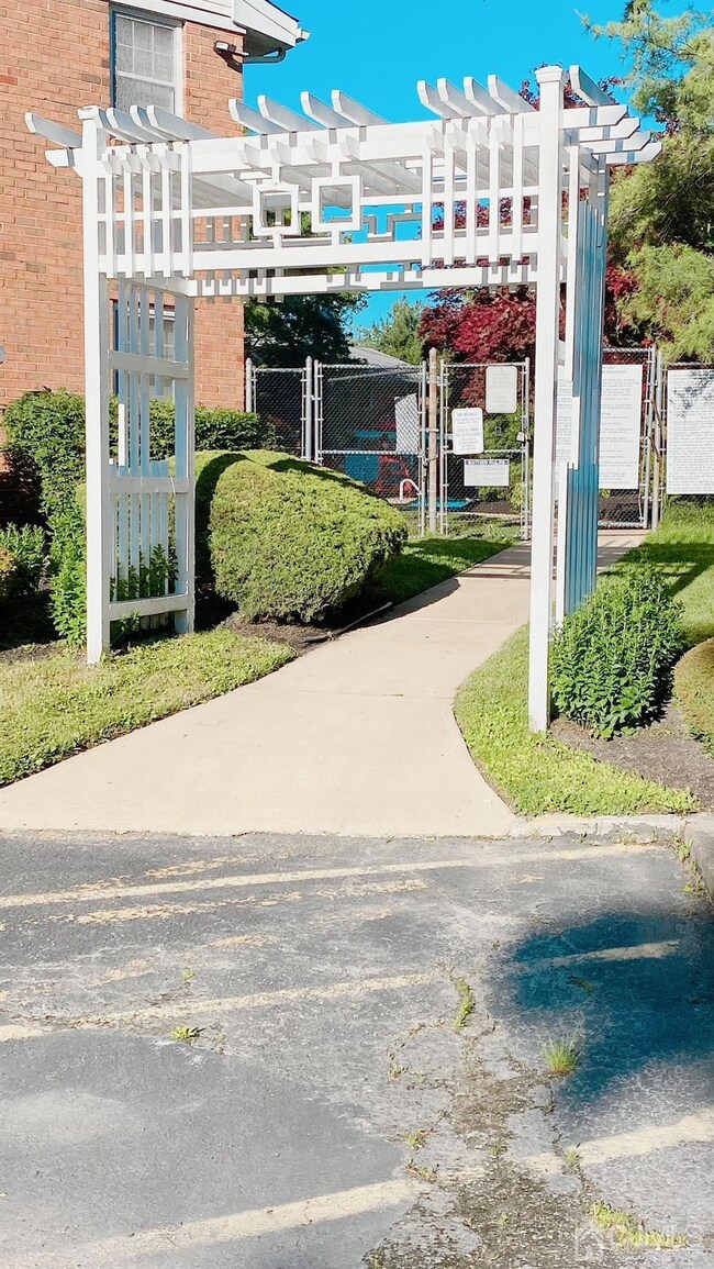 102 Orchard Ave unit E, East Windsor, NJ 08520 - photo 2