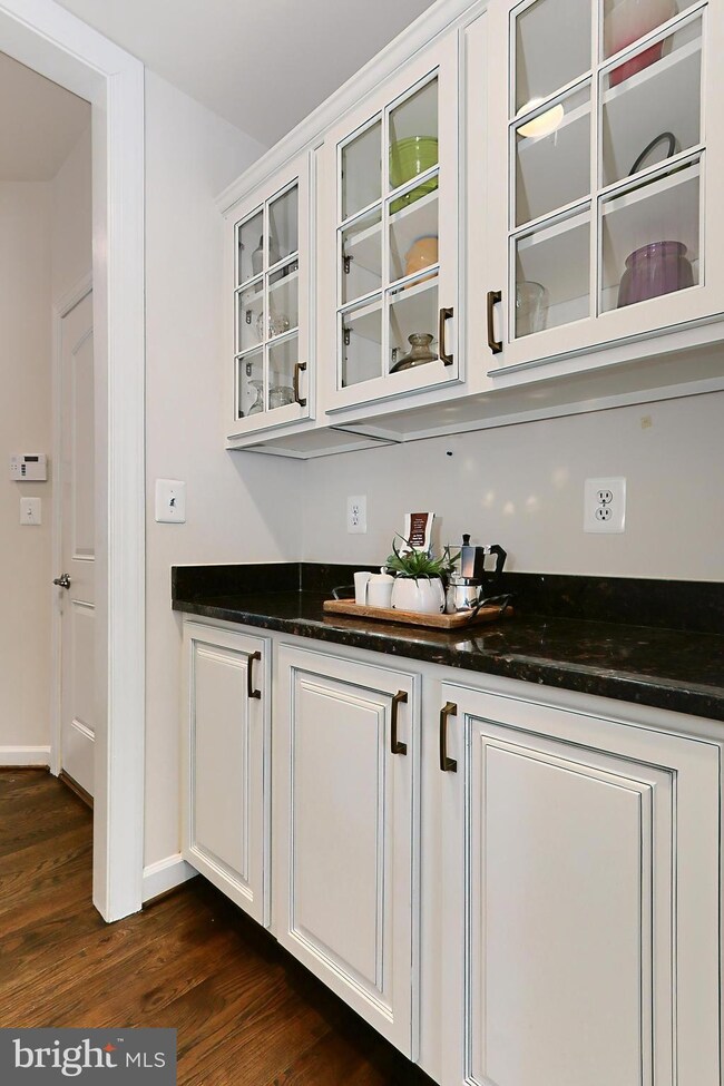 40637 Banshee Dr, Leesburg, VA 20175 - photo 6