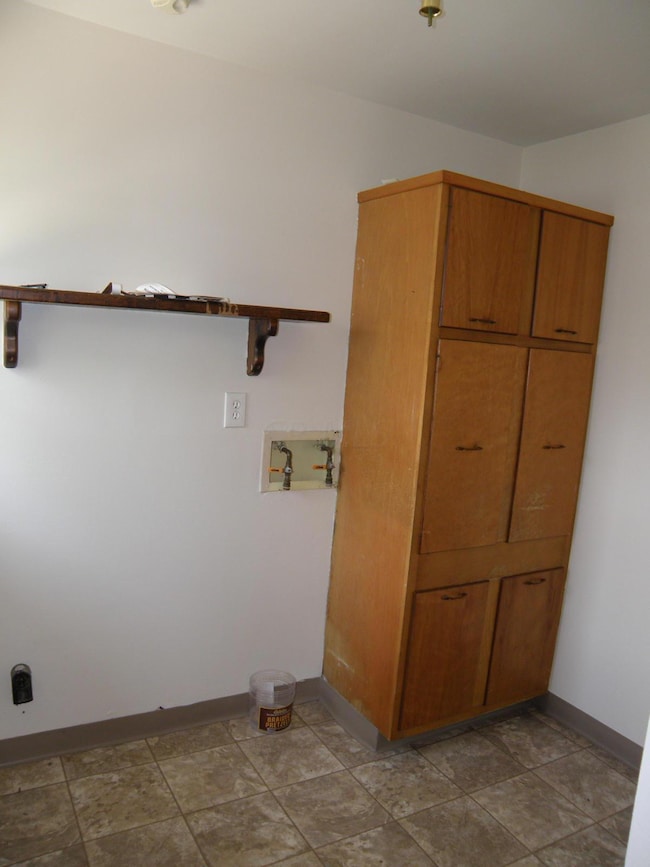 1053 Elmore Ave, Columbus, OH 43224 - photo 6