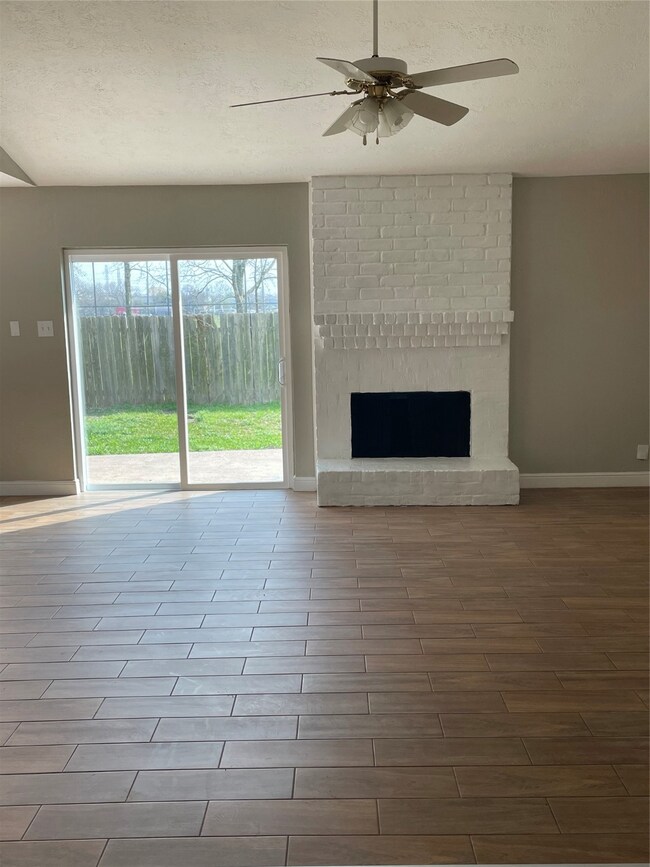 8430 Lettie St, Houston, TX 77075 - photo 4