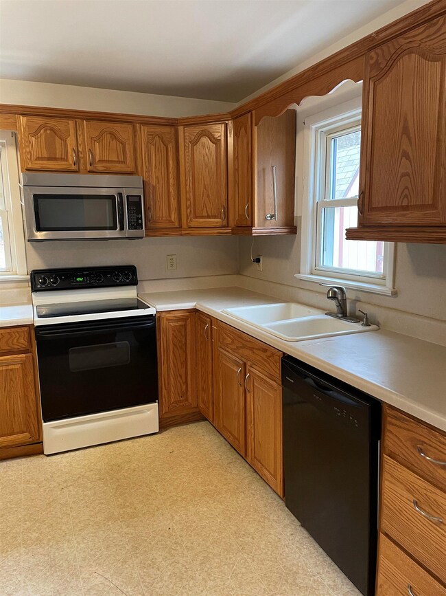 102 Robinhood Rd, Staunton, VA 24401 - photo 6