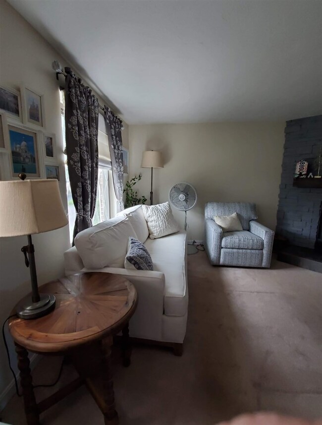 8 Rollins Ct, MerriMacK, NH 03054 - photo 6