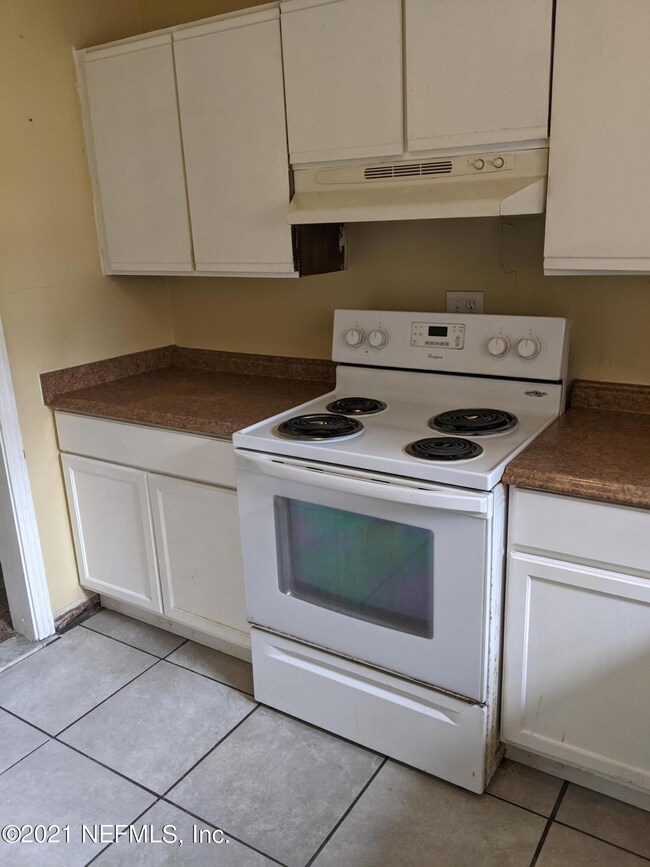 5369 Quan Dr, Jacksonville, FL 32205 - photo 2