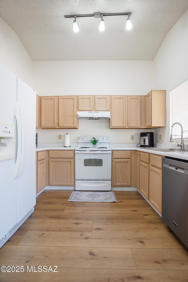 8845 E Apple Tree Dr, Tucson, AZ 85730 - photo 6