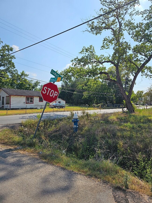 00 Willow St, Houston, TX 77088 - photo 5