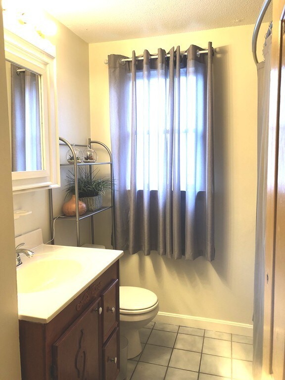 62 Sprague St unit 2, West Springfield, MA 01089 - photo 6