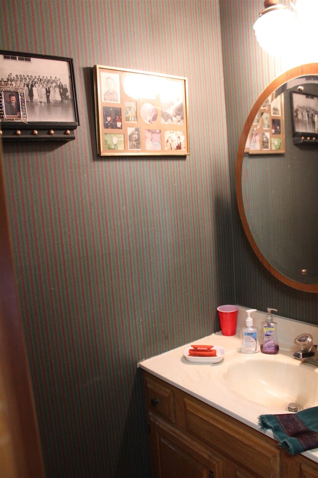 8166 Roberts Ridge Rd, Newburgh, IN 47630 - photo 7