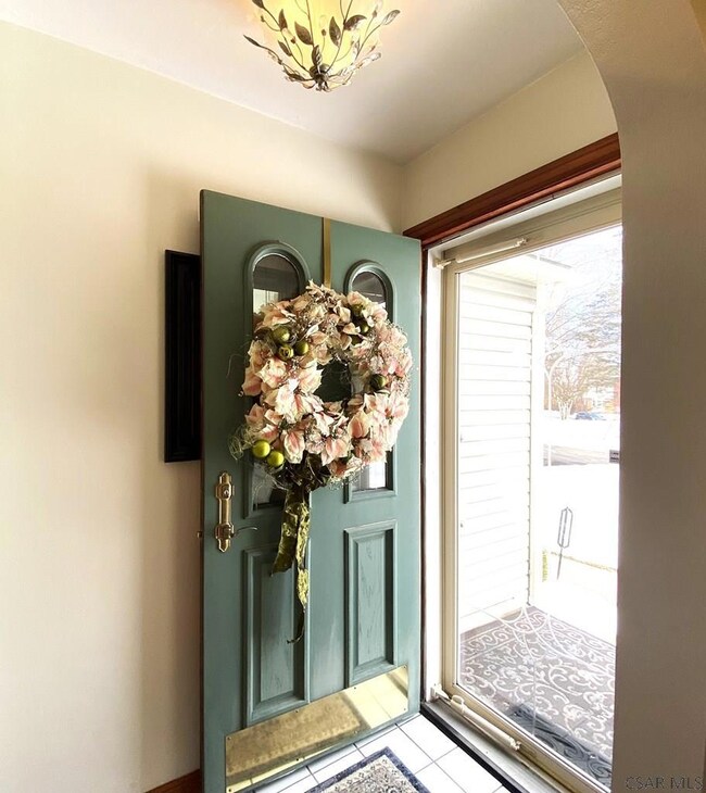 446 Dickinson St, Johnstown, PA 15905 - photo 2