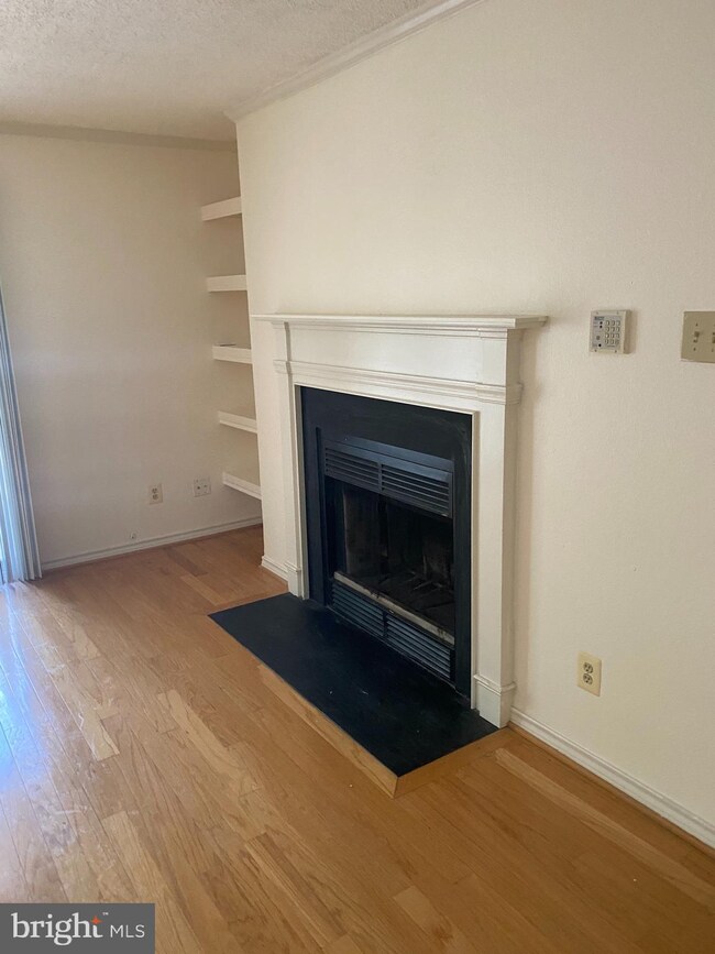 1534 Lincoln Way unit 204, McLean, VA 22102 - photo 5