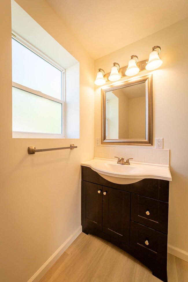 328 W 17th St, Concordia, KS 66901 - photo 7