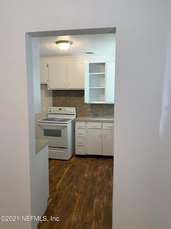 3845 Tyndale Dr, Jacksonville, FL 32210 - photo 2