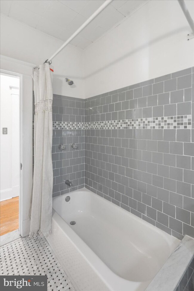 4407 Harcourt Rd, Baltimore, MD 21214 - photo 5