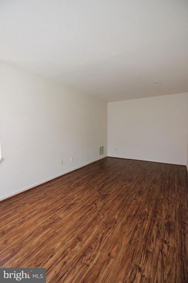 9636 Hagel Cir unit E, Lorton, VA 22079 - photo 6