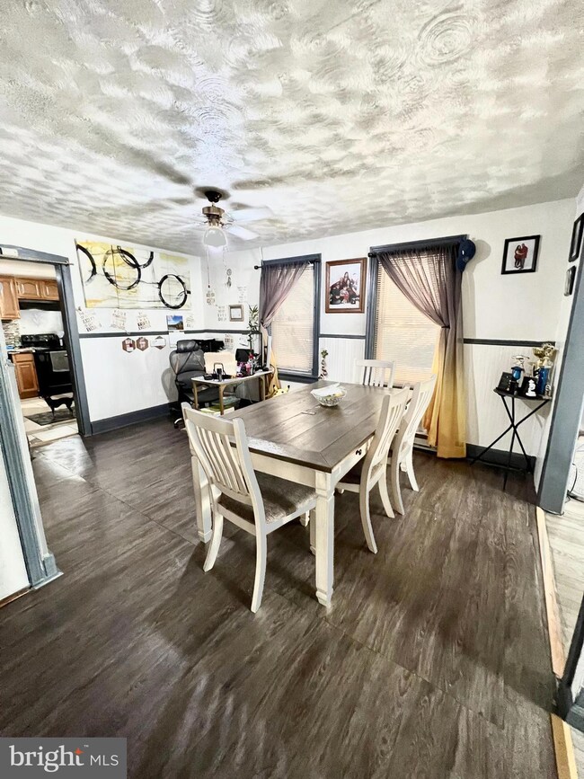 315 Mulberry St, Reading, PA 19604 - photo 4