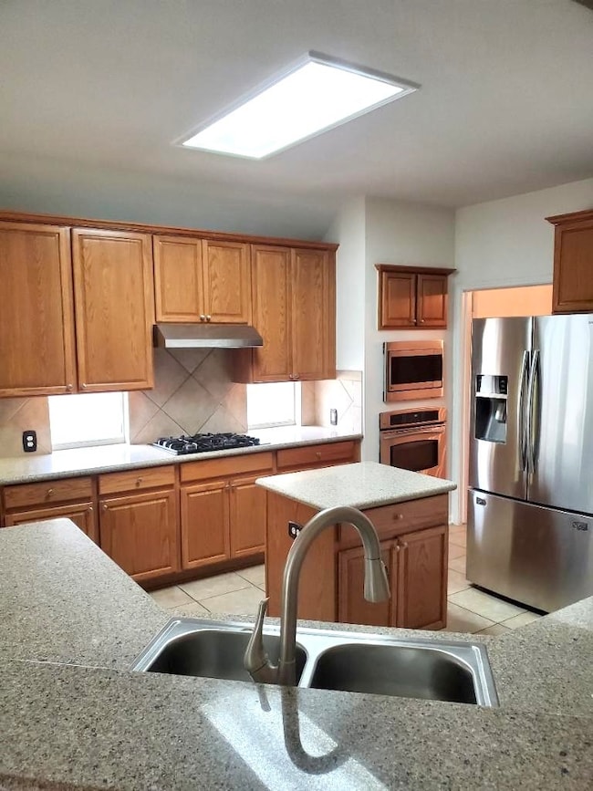 2526 Sunrise Harbor Ln, Pearland, TX 77584 - photo 6