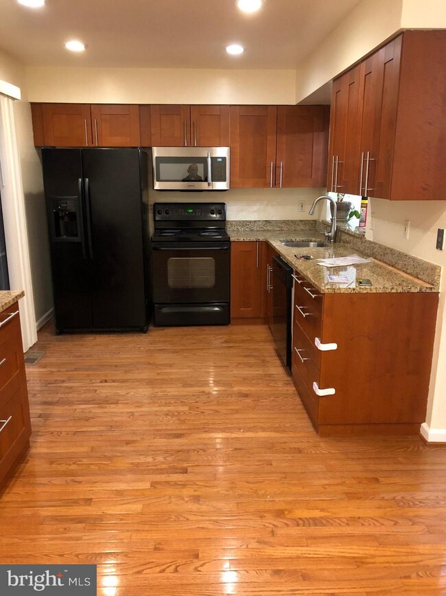 13922 Ludington Place, Centreville, VA 20121 - photo 5