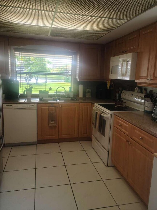 5131 SW 151st Place, Miami, FL 33185 - photo 5