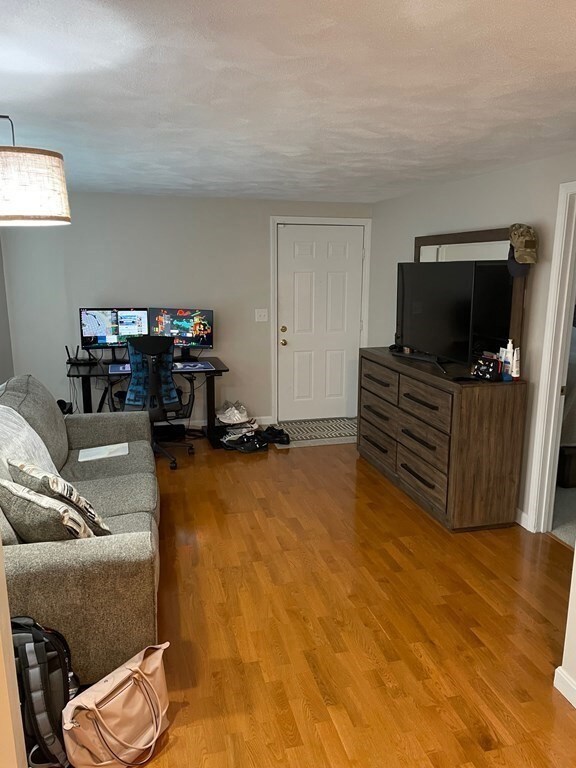 646 Main St unit A, Woburn, MA 01801 - photo 3