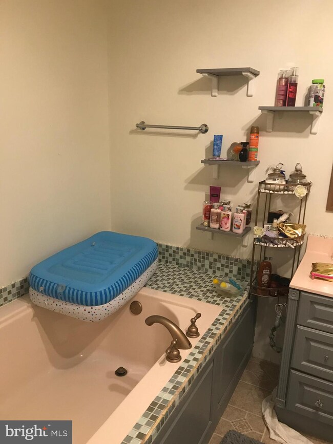 7871 New Freetown Rd, Pasadena, MD 21122 - photo 5