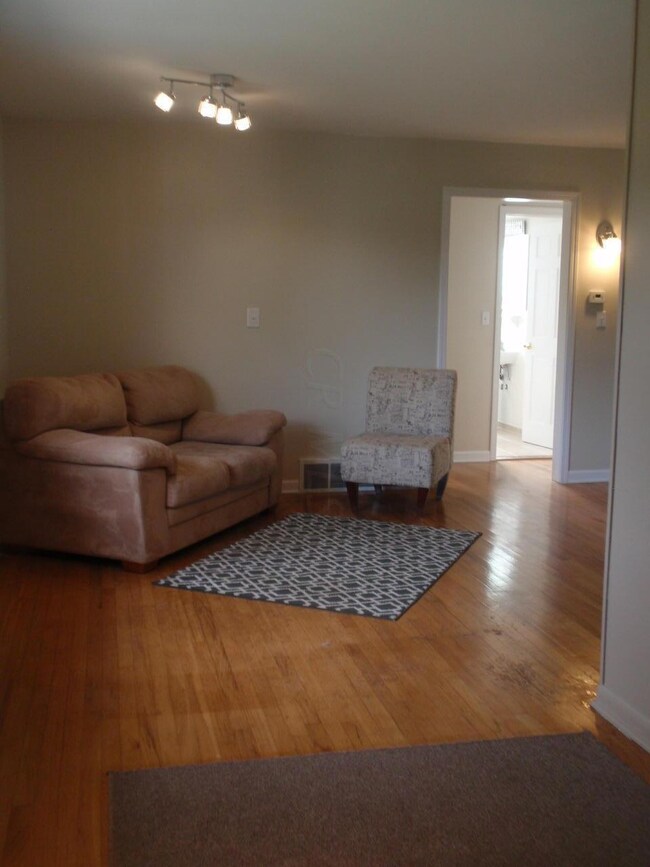 1003 Collins Ave, Marysville, OH 43040 - photo 7