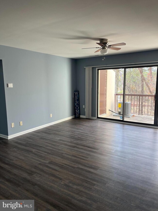 10100 Campus Way S unit 302-4A, Upper Marlboro, MD 20774 - photo 2