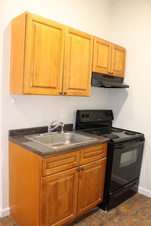 487 E Broadway unit 2F, Boston, MA 02127 - photo 2