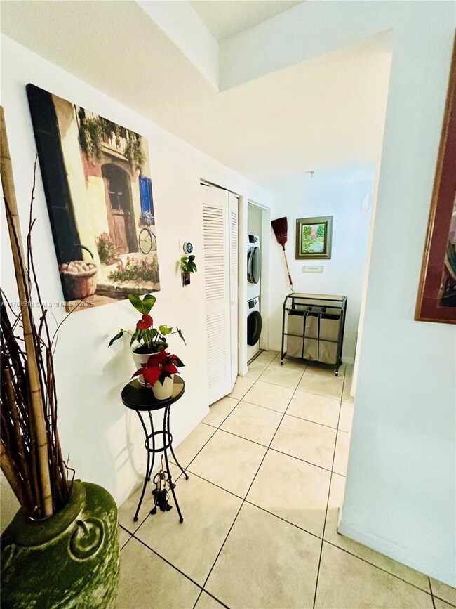 1627 NW 18th St unit 401, Miami, FL 33125 - photo 3