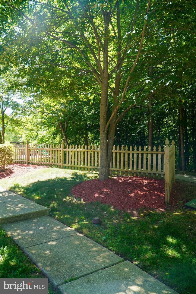 801 Estuary Dr, Odenton, MD 21113 - photo 4