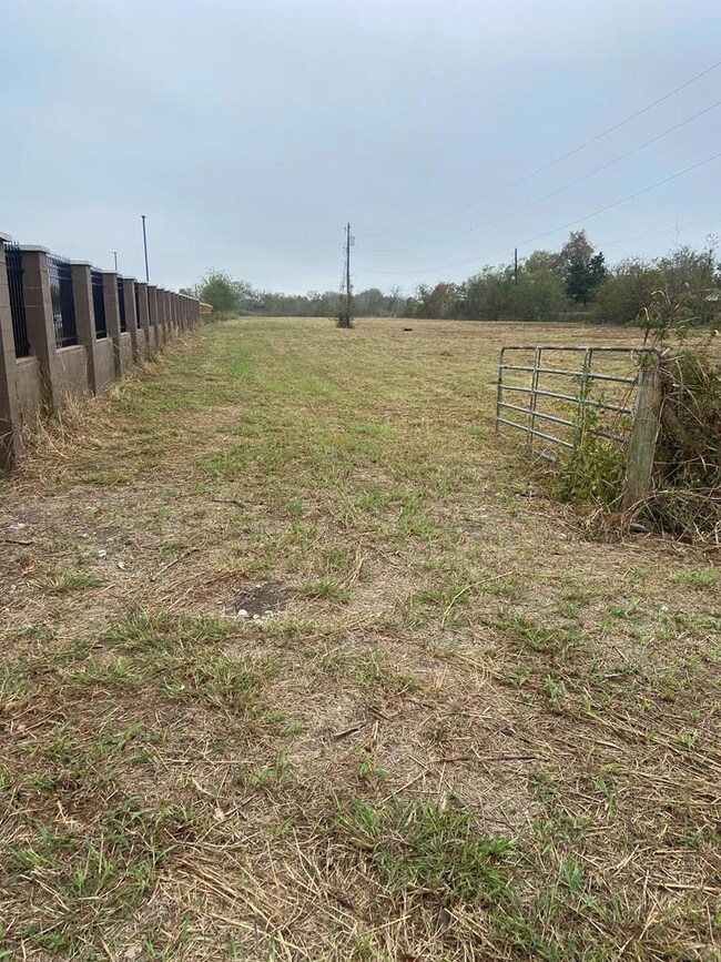 0 7th St W unit 778256, Bay City, TX 77414 - photo 2