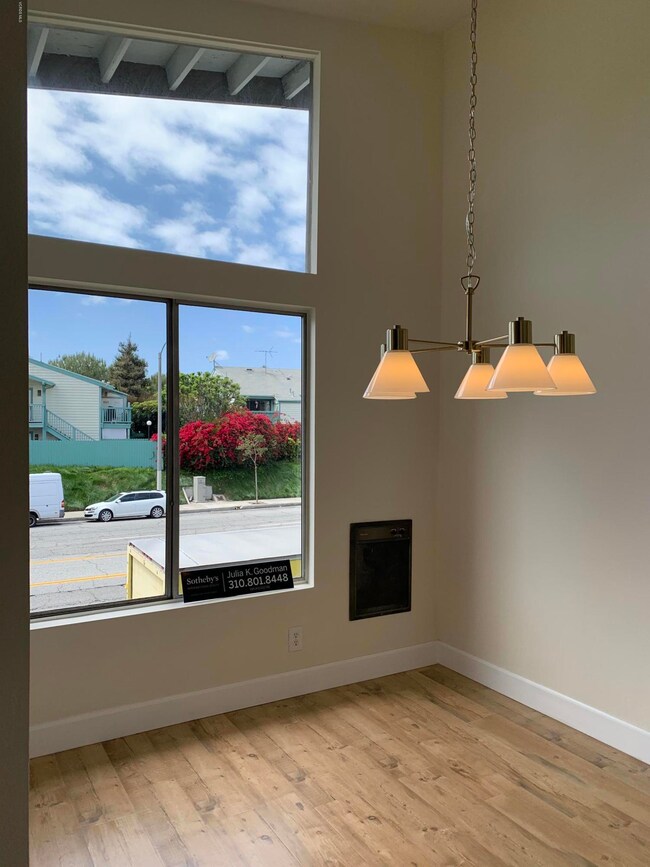 Dining Area 2 IMG_2387