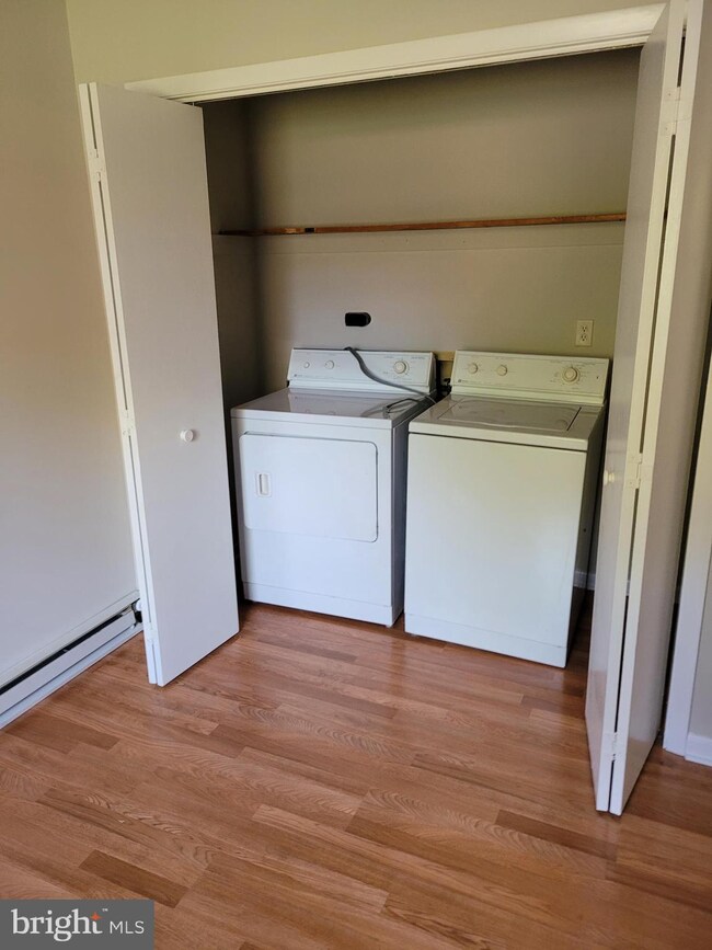 305 Crim Dr, Strasburg, VA 22657 - photo 4