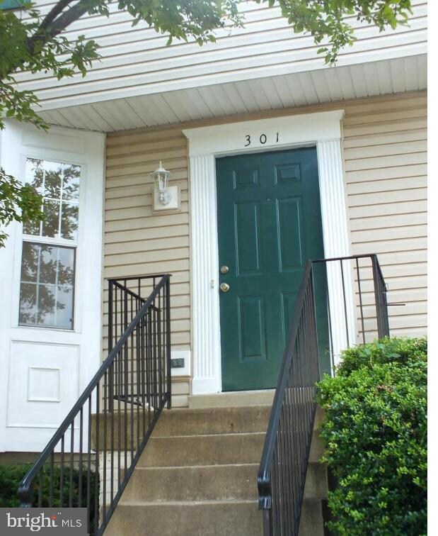 301 Potomac Hills Dr, Stafford, VA 22554 - photo 2