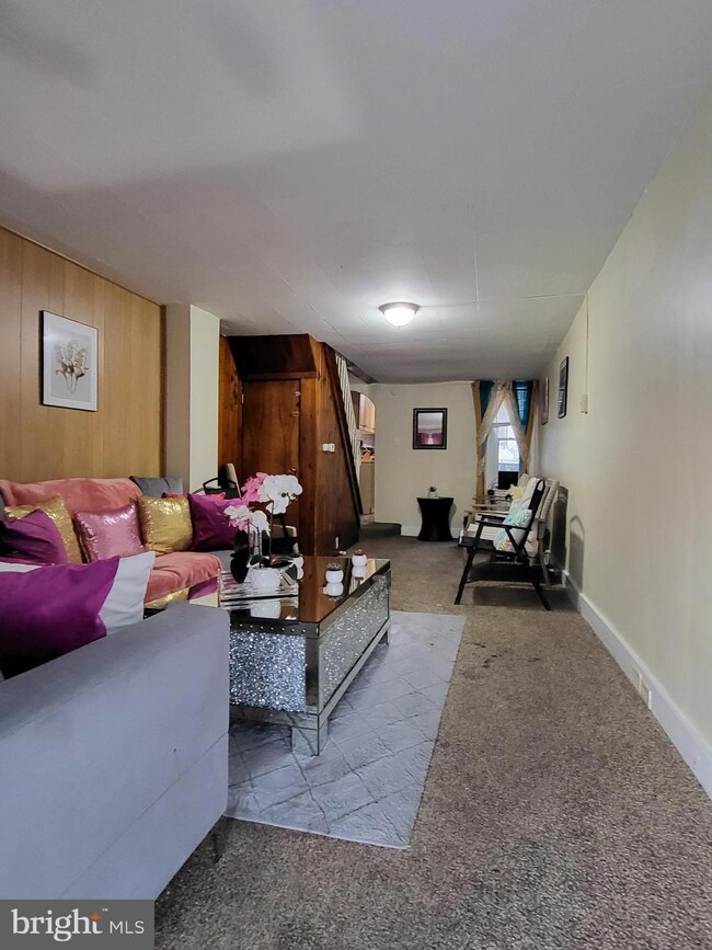 541 S 10th St, Reading, PA 19602 - photo 4