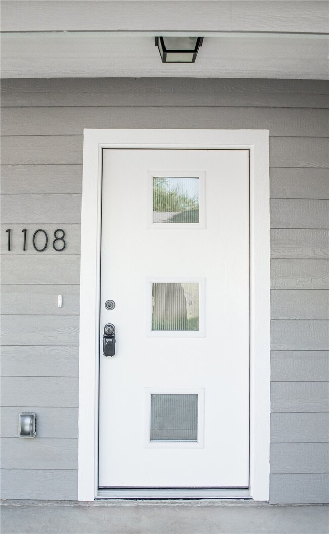 1108 S Tone Ave, Denison, TX 75020 - photo 3