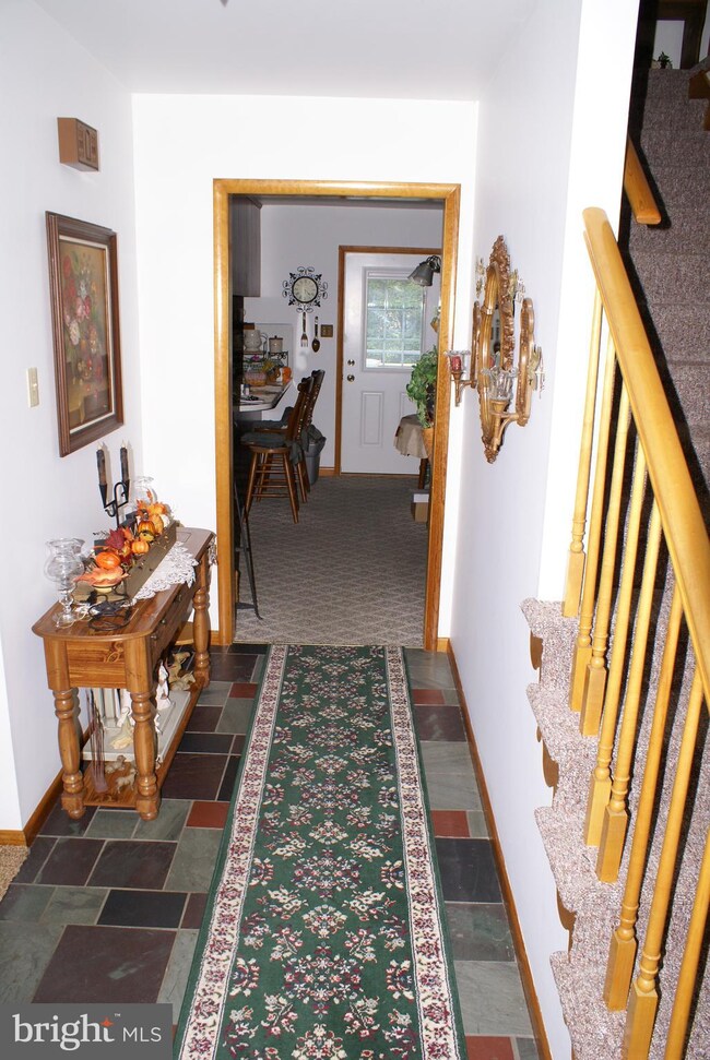 576 Wile Cir, Fayetteville, PA 17222 - photo 2