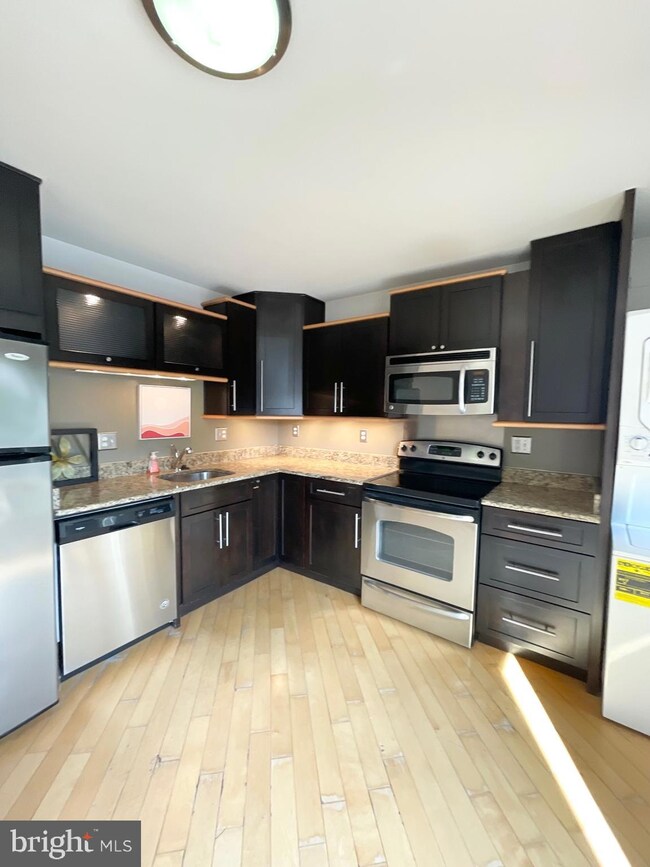 806 Mews Ln, Frederick, MD 21701 - photo 6