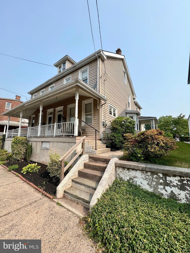 337 Bridge St, Spring City, PA 19475 - photo 2