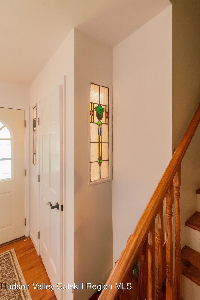 513 Roberts Ct, Hurley, NY 12443 - photo 5