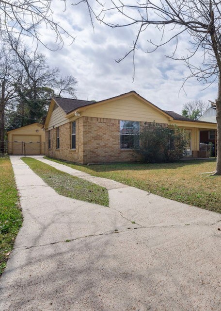 302 Graceland St, Houston, TX 77009 - photo 3