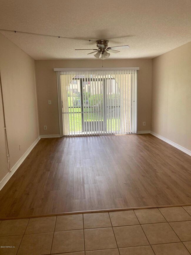 7346 El Barco Rd unit 4, Jacksonville, FL 32216 - photo 4