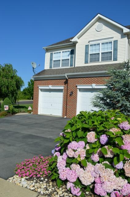 5150 Spring Ridge Dr E, Macungie, PA 18062 - photo 2