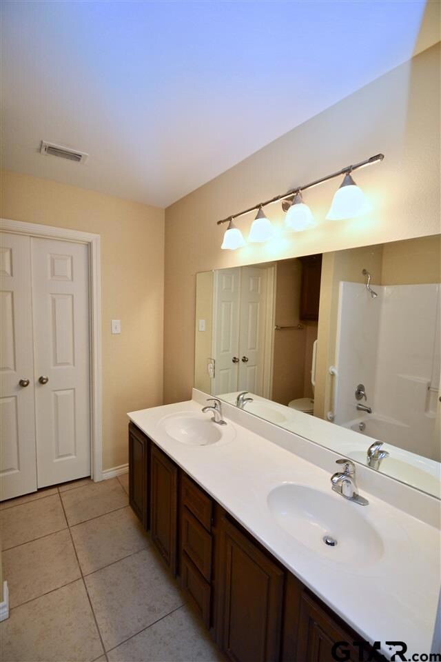 8337 Garrett Dr, Tyler, TX 75703 - photo 6