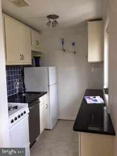 4570 Macarthur Blvd NW unit 201, Washington, DC 20007 - photo 4