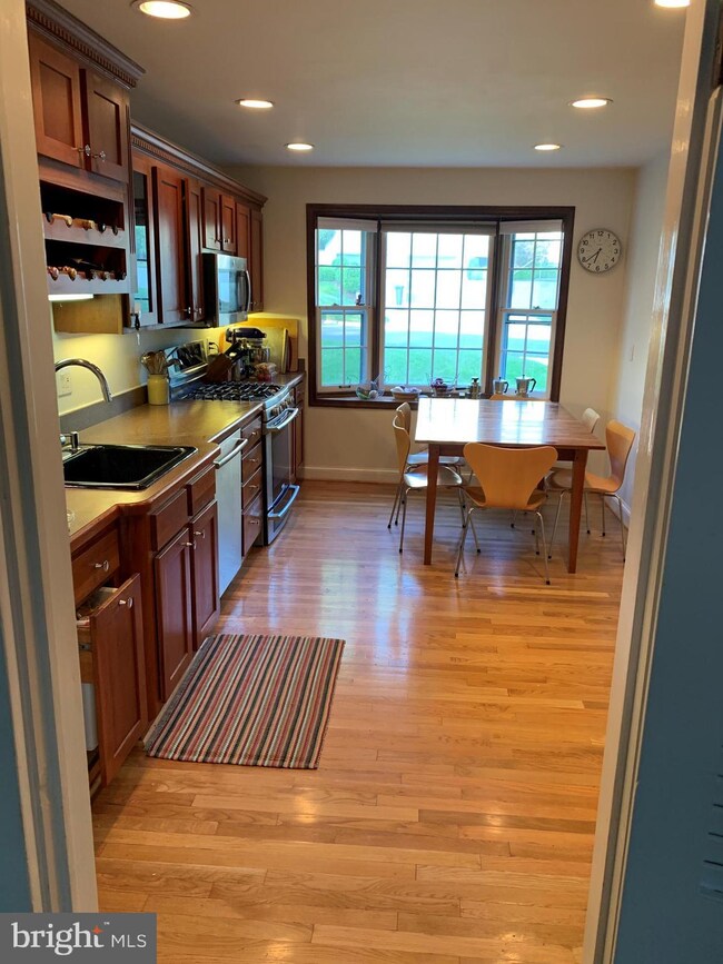 6008 Cairn Terrace, Bethesda, MD 20817 - photo 7