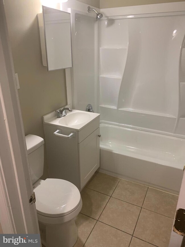 650 W 11th St unit D, Front Royal, VA 22630 - photo 6