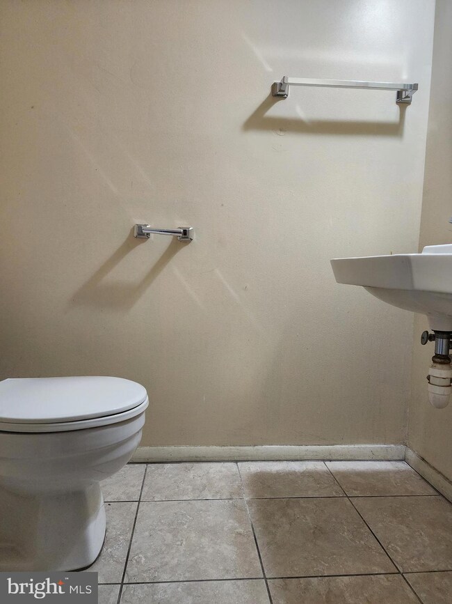 8203 Styers Ct, Laurel, MD 20723 - photo 4