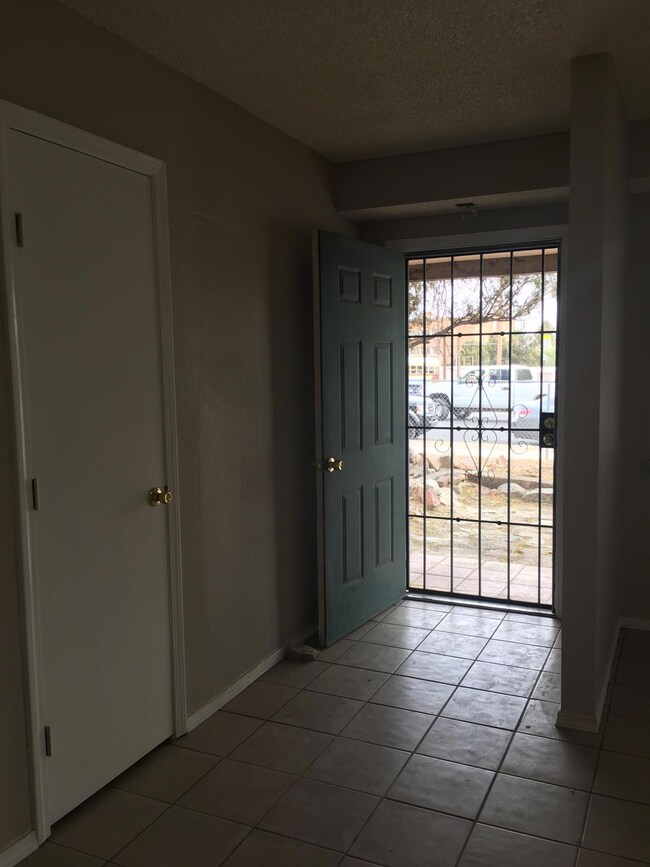 7923 Santa Maria Ct, El Paso, TX 79915 - photo 5