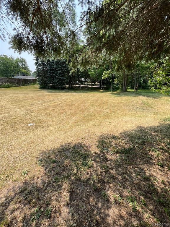 0 Livingston unit 20251013277, Pinckney Vlg, MI 48169 - photo 2