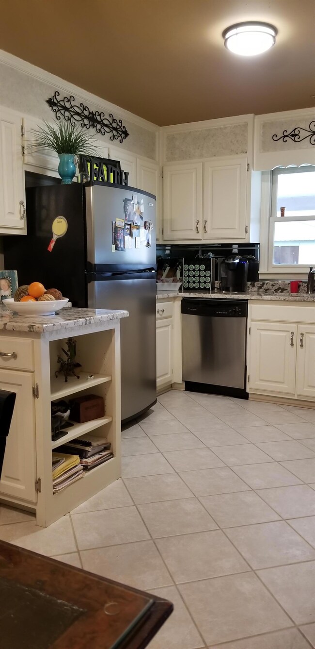 1308 Wesley St, Shelbyville, TN 37160 - photo 6